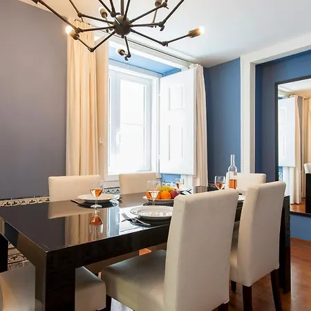 Correeiros Downtown Duplex & Deluxe Apartment